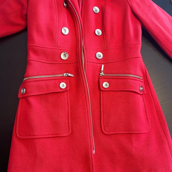 Red coat - Picture 2 of 6
